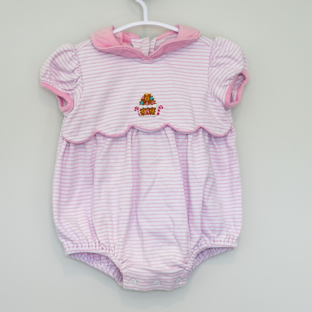 PETIT BEBE Pink Gingerbread bubble romper